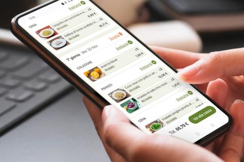 uno smartphone che mostra una pianificazione alimentare