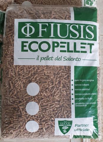 Ecopellet prodotto da potature di olivo