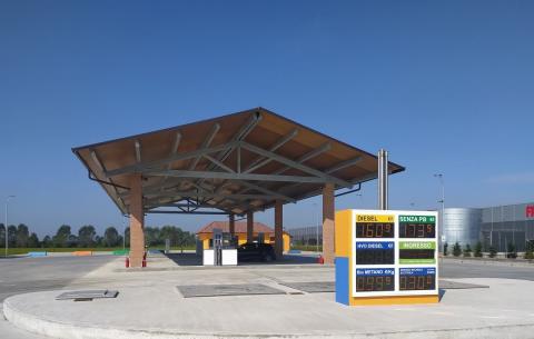 stazione di servizio dedicata alla distribuzione di biometano e energia da recupero di scarti organici